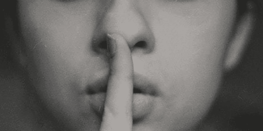 I tell you a secret: Provide Database credentials to an ECS Fargate task in AWS CDK